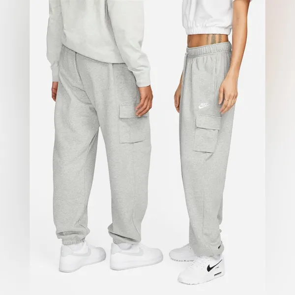 Nike Sportswear Club Fleece Cargo Jogger Sweatpants in Gray Size Medium - Image 2