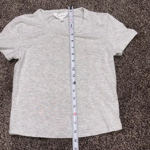 Pink Rose gray heather crop top in size M - Image 5