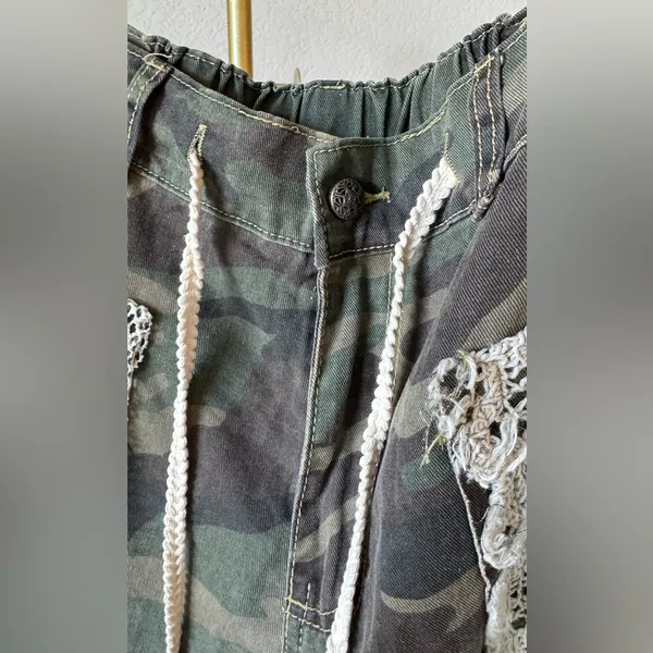 POL Camo Nomad Luxe Joggers Size Medium - Image 15