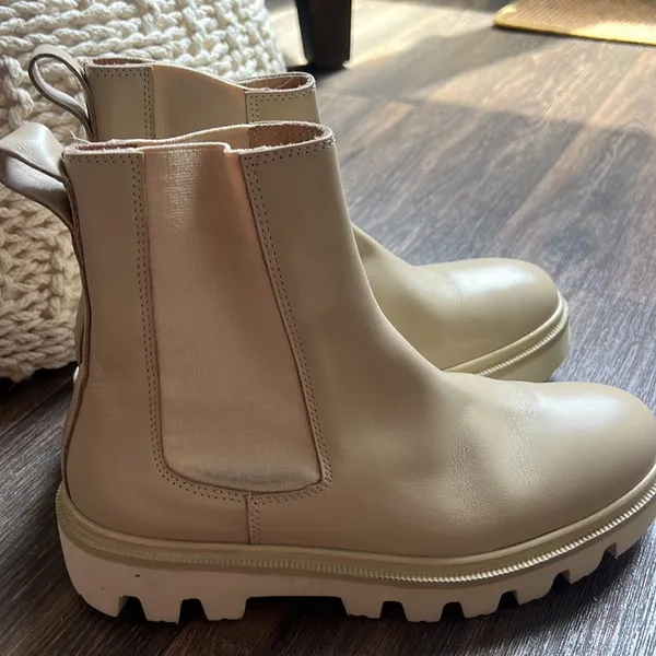 Koio Chelsea Boots Size 7 - Image 2