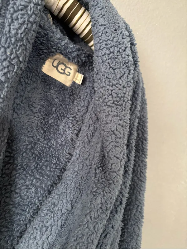 UGG Blue Sherpa Hooded Robe - Image 5