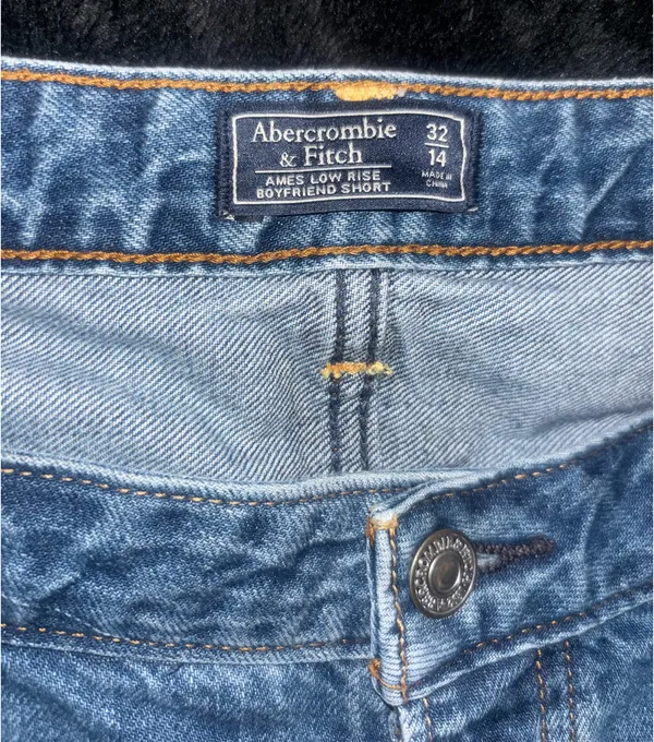 Abercrombie Low-Rise Boyfriend Shorts - Image 3