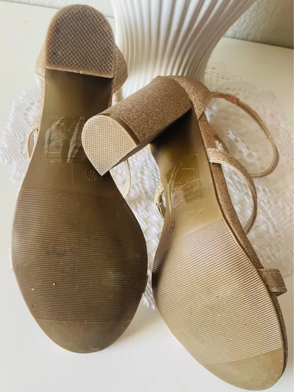 David's Bridal Callista Gold Glitter Block Heel Sandals Strappy Wedding Prom 6.5 - Image 4