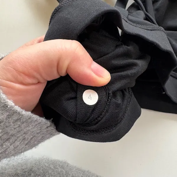 Lululemon Black Strappy Back Sports Bra Women's Size 4 Workout Yoga Athletic‎ - Image 6