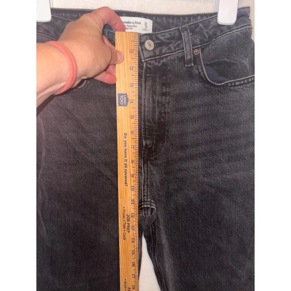 Abercrombie‎ & Fitch Curve Love 90s Relaxed Jean High Rise Black 27 4R Raw Hem - Image 3