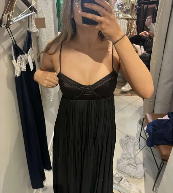 Chloe Rose Black maxi dress - Image 2