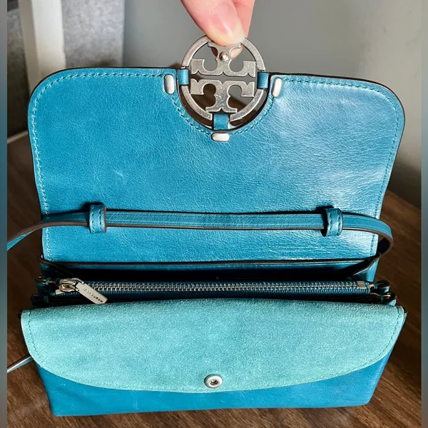 Tory Burch Turquoise Blue Leather and Suede ‘Miller’ Wallet-on-Chain Crossbody - Image 11