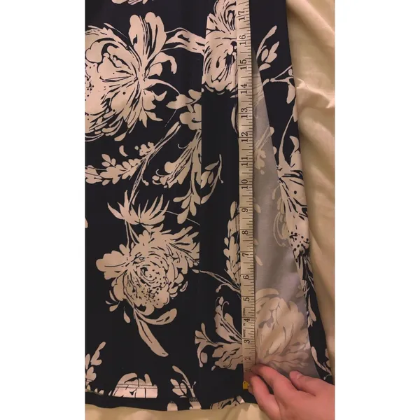 Acting Pro Women's Navy White Floral Maxi Dress Long Side Slits Short Sleeves - Image 11