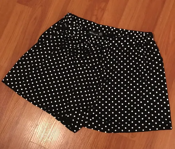 Pretty Little Thing Black Jersey Floaty Polka Dot Shorts - Image 6