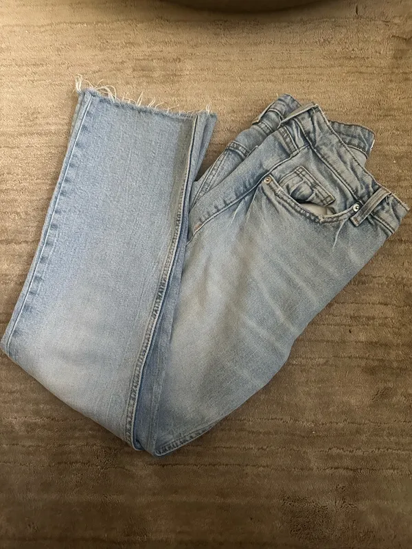 ZARA Jeans High-Rise size 4 - Image 2