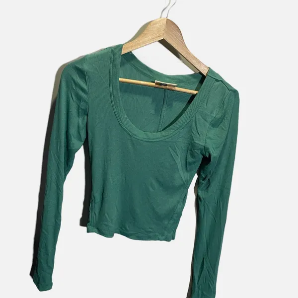 Universal Threads Green Ribbed Scoop Neck Long‎ Sleeve Top Womens Small - Image 3