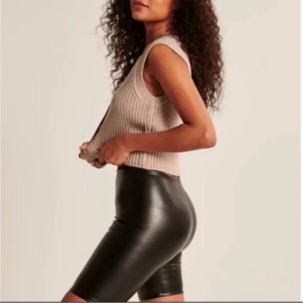 Abercrombie & Fitch High‎ Rise Black Faux Leather Bike Shorts sz Small - Image 2