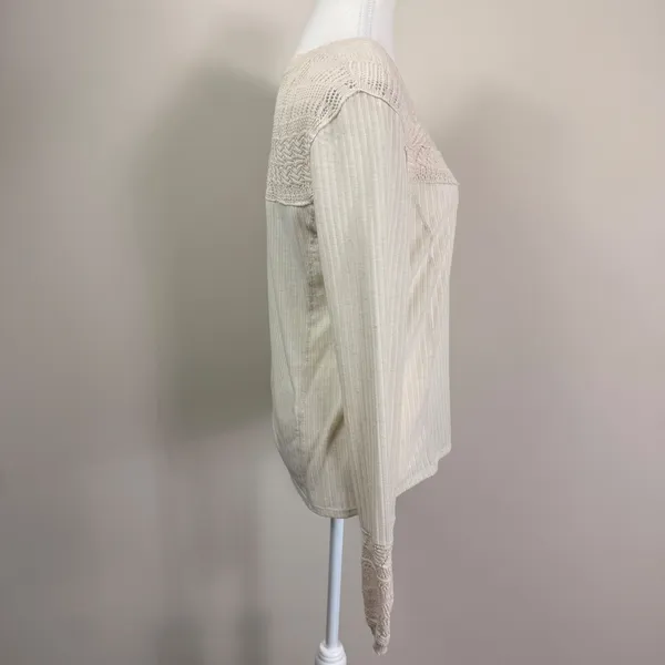 Free People Colette Cream Ribbed Knit Top Crochet Lace Yoke and Cuffs Size Lrg. - Image 4