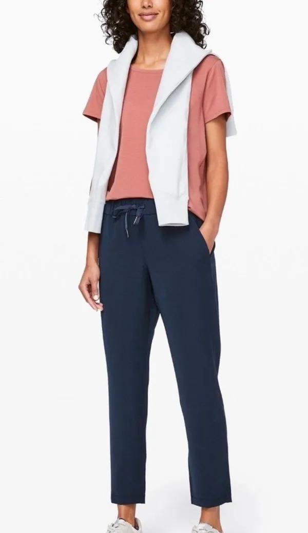 Lululemon on the fly mid rise pants 27” Travelwoven size 6 NWT original package - Image 2
