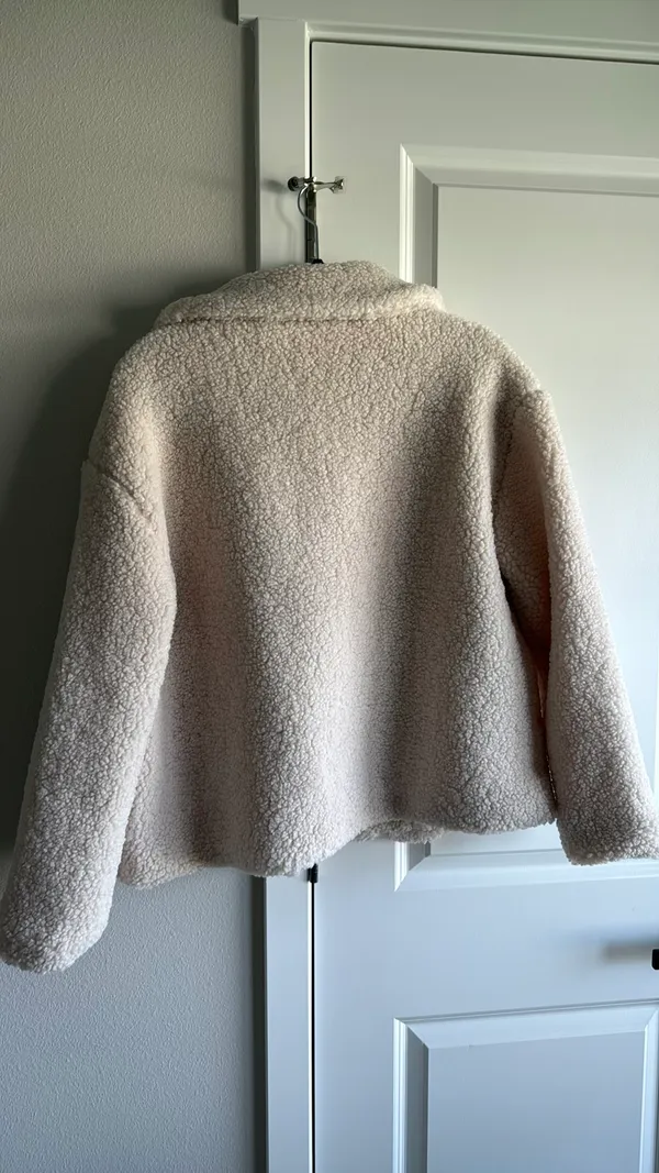 Von Maur Furry jacket - Image 5