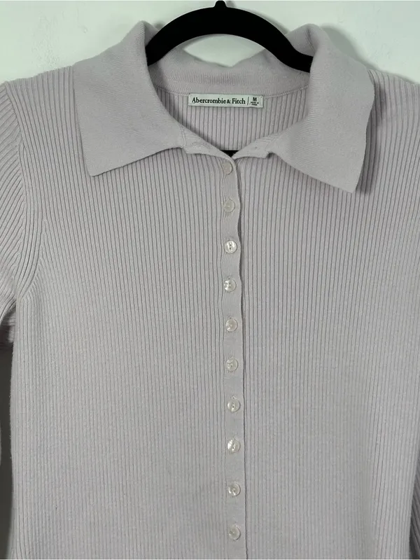 Abercrombie Women’s Medium Button Front Collared Cardigan Lavender - Image 2