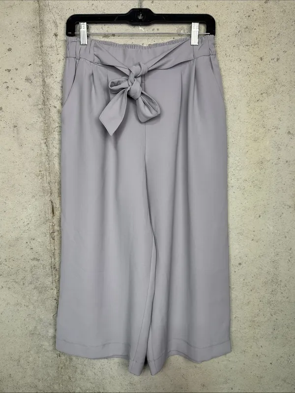 Lululemon Noir Crop pants sz 8 - Image 3