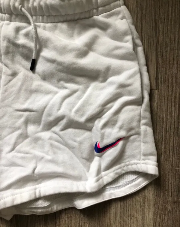 Nike Essential Sweatshorts - Image 2