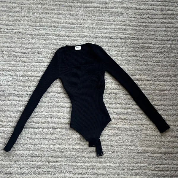 Abercrombie and Fits square neck long sleeve black bodysuit - Image 2
