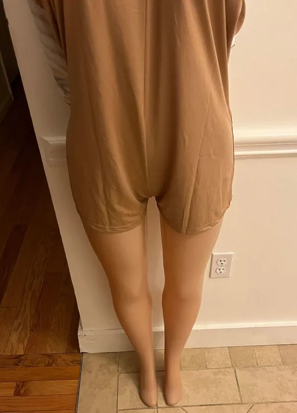 Lpkrt Stylish sleeveless dress with tan and white stripes. Features convenient pockets. - Image 5