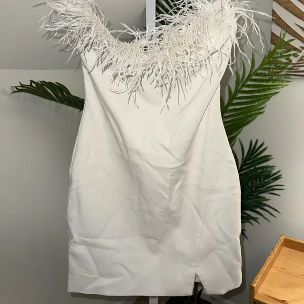 Likely Katy White Feather Mini Dress‎ 0 - Image 3