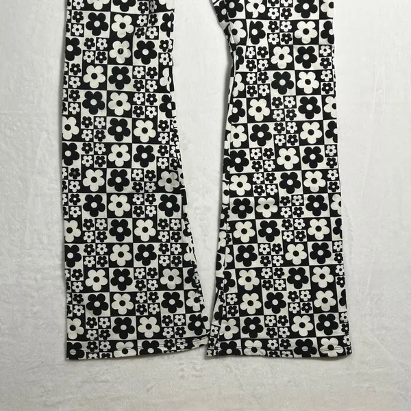 Wild Fable Women's Black White Flower‎ Power Flare Pants Size S - Image 7