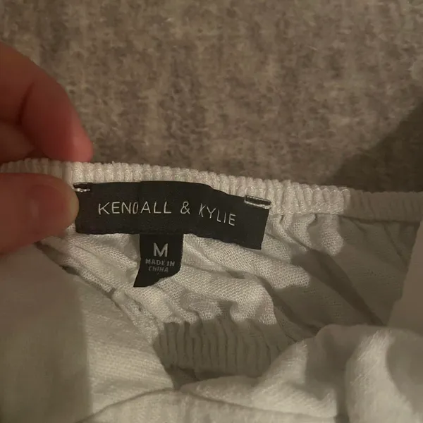 Kendall + Kylie white babydoll top - Image 3