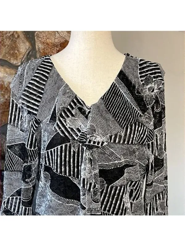 Chaus Black and White Lace Overlay Top Size XL - Image 2
