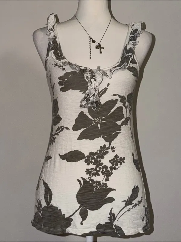 2000s vintage style whimsical american eagle white and grey floral ruffled cami - Image 2
