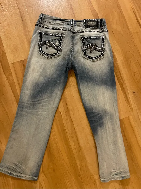Y2K Miss Me Boyfriend Ankle Capri Jeans Silver Creek Embellished 29 - Image 2