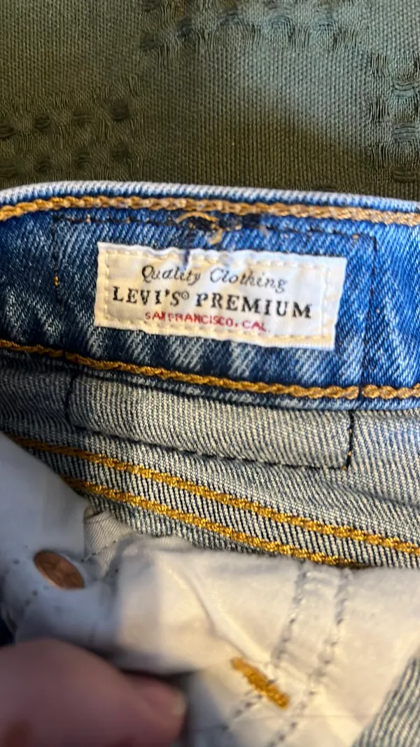 Levi’s Wedgie Fit High-Waisted Shorts - Image 6