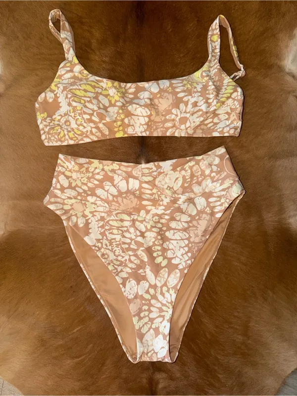 Aerie Scoop tie bikini top and Crossover High Cut Cheeky Bikini Bottom L sands - Image 9