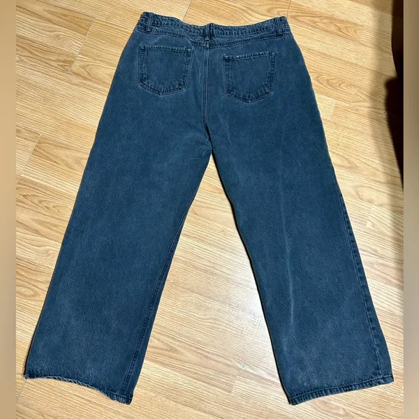 Forever 21 🏷️🏷️Women 33 Black wash, high rise, wide leg denim jeans - Image 3