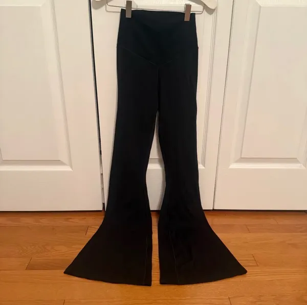 Aerie Offline Crossover Waist Flare Leggings in Black - Image 2