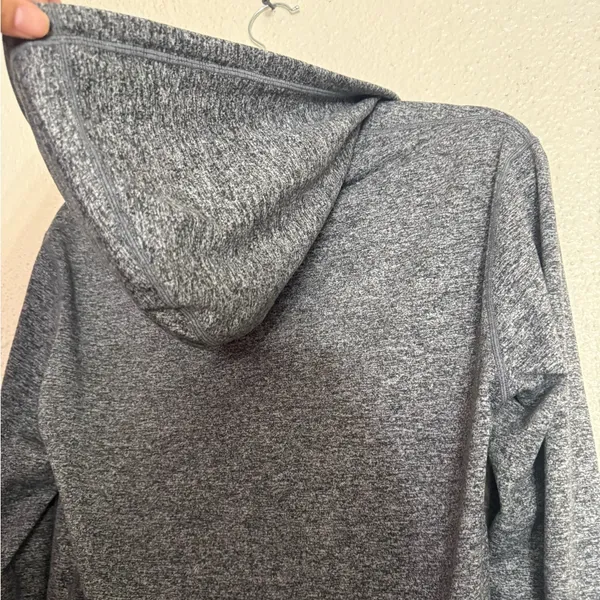 Vuori Women's Charcoal Zip-Up Hoodie grey color size small - Image 9