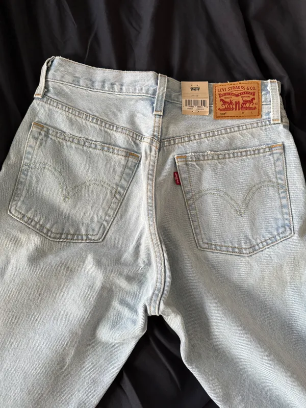 Levi’s Jeans 501 High-Rise Straight Button Fly - Image 3