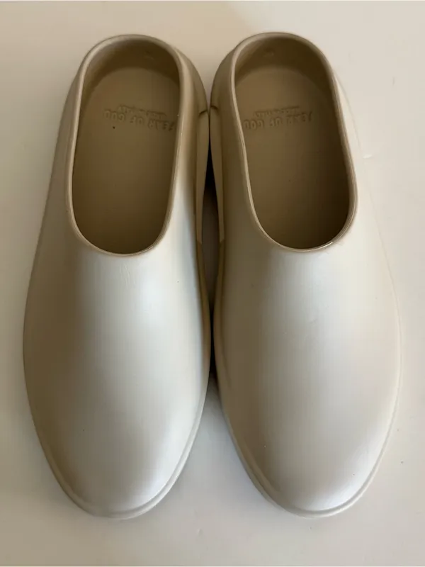 Fear Of God The California Slip On Mules in Oat Cream Foam. Size 36, US 6 - Image 3