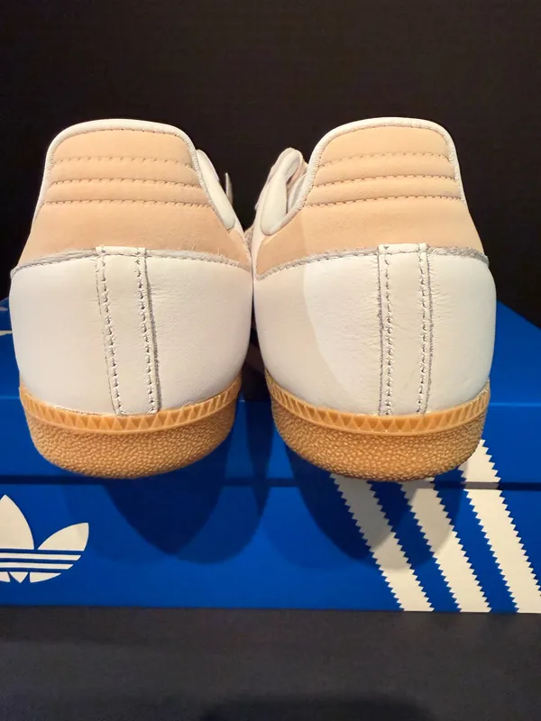 Adidas Women’s Samba OG size 9.5w - Image 4