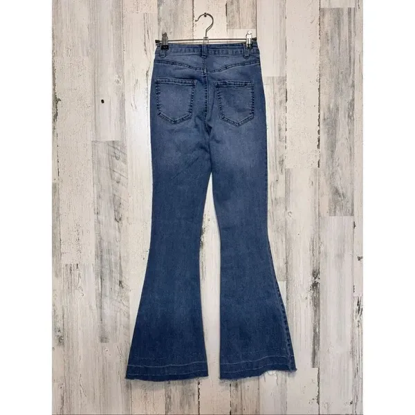 Refuge Women’s Medium Wash Flare Jeans Raw Hem – Size M - Image 4