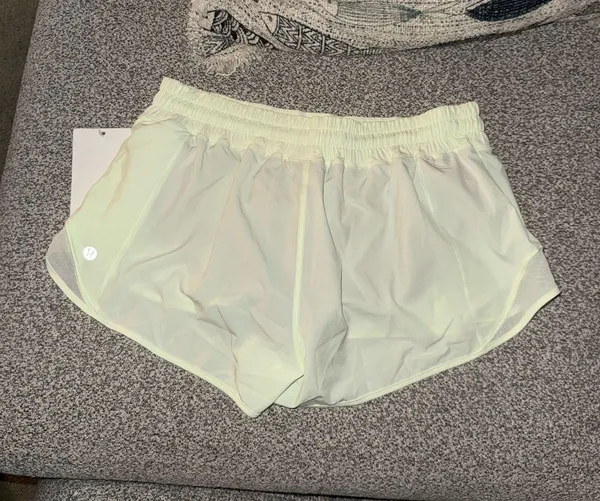 Lululemon Hotty Hot LR Short 2.5" *Lined - Image 2