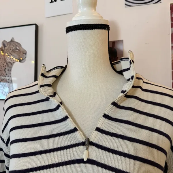 L.L. Bean Black and White Striped Women's Sweatshirt - Image 3