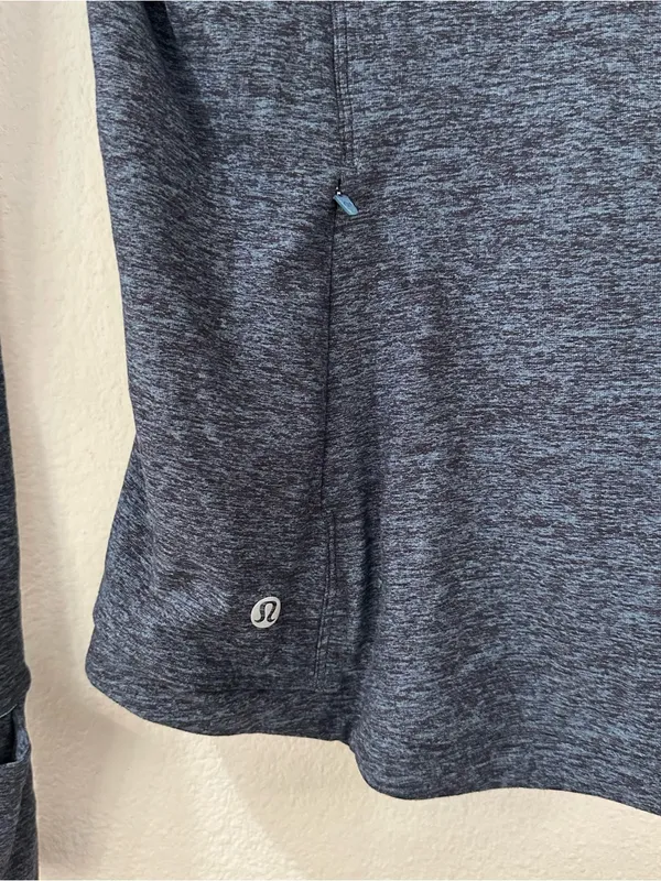 Lululemon Women's Roundful Long Sleeve Shirt Size 6 - Image 7