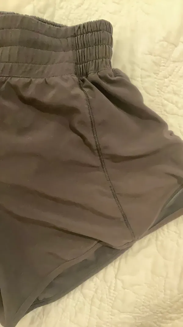 Lululemon short hotty hot - Image 6