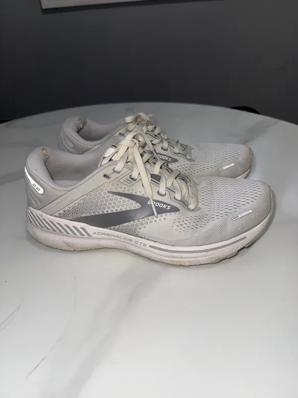 Brooks Women's Adrenaline GTS Running Shoes - Light Gray/Off-White - Image 3