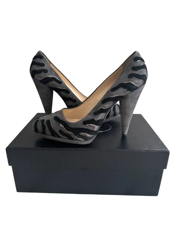 PRADA Gray Black Suede Animal Print Heels Size 40.5 / 10.5 - Image 4