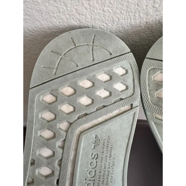 Adidas NMD_R1 Boost Low Top Sneakers Dash Green/Cloud White EF4275 Size 6 - Image 8