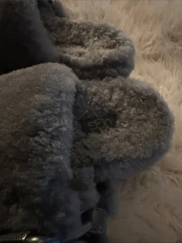 UGG yeah slipper Gray Double-Strap Shearling Slide Sandals - Image 8
