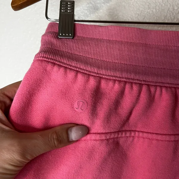 Lululemon Scuba High-Rise Short 5" sakura pink WOMENS 6 - Image 4