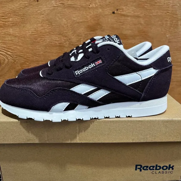 Reebok Women's Burgundy and Purple Trainers - Image 4