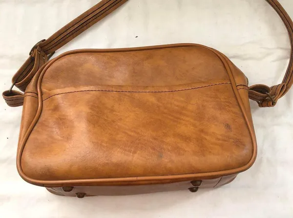 Vintage Unisex Brown Genuine leather shoulder laptop crossbody messenger weekender duffle bag purse - Image 2
